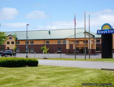 Days Inn By Wyndham Brewerton/ Syracuse Near Oneida Lake מראה חיצוני תמונה